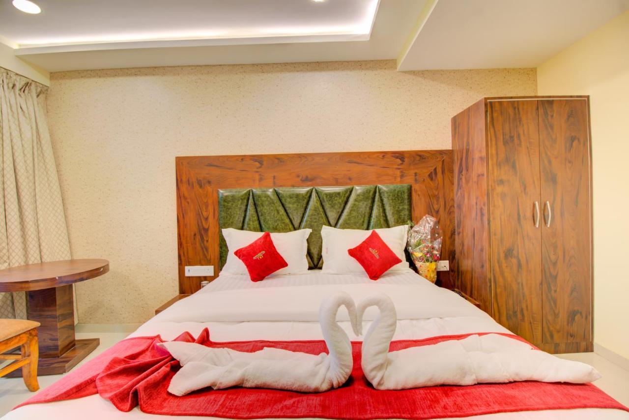 Hotel Samaira Residency,Dombivali Dive Екстер'єр фото