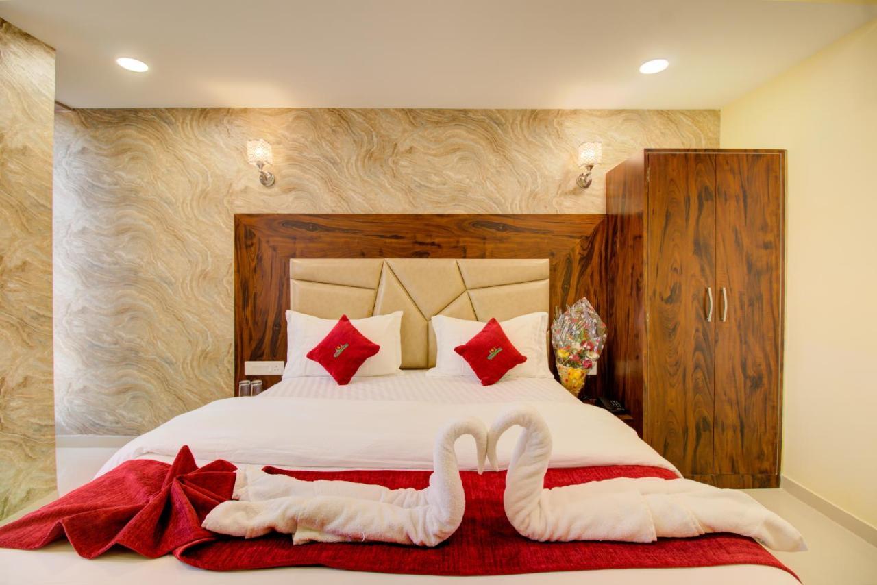 Hotel Samaira Residency,Dombivali Dive Екстер'єр фото