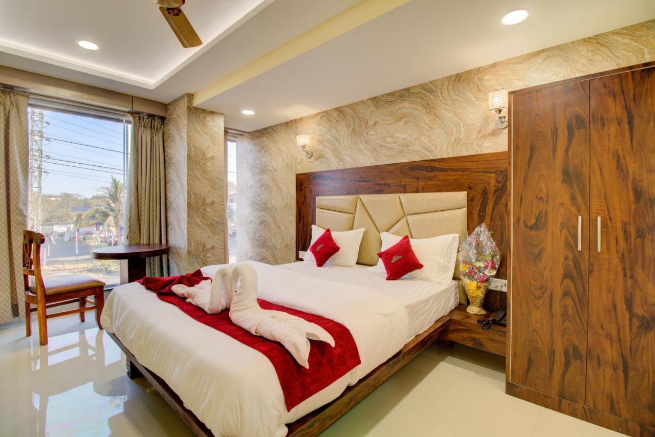 Hotel Samaira Residency,Dombivali Dive Екстер'єр фото