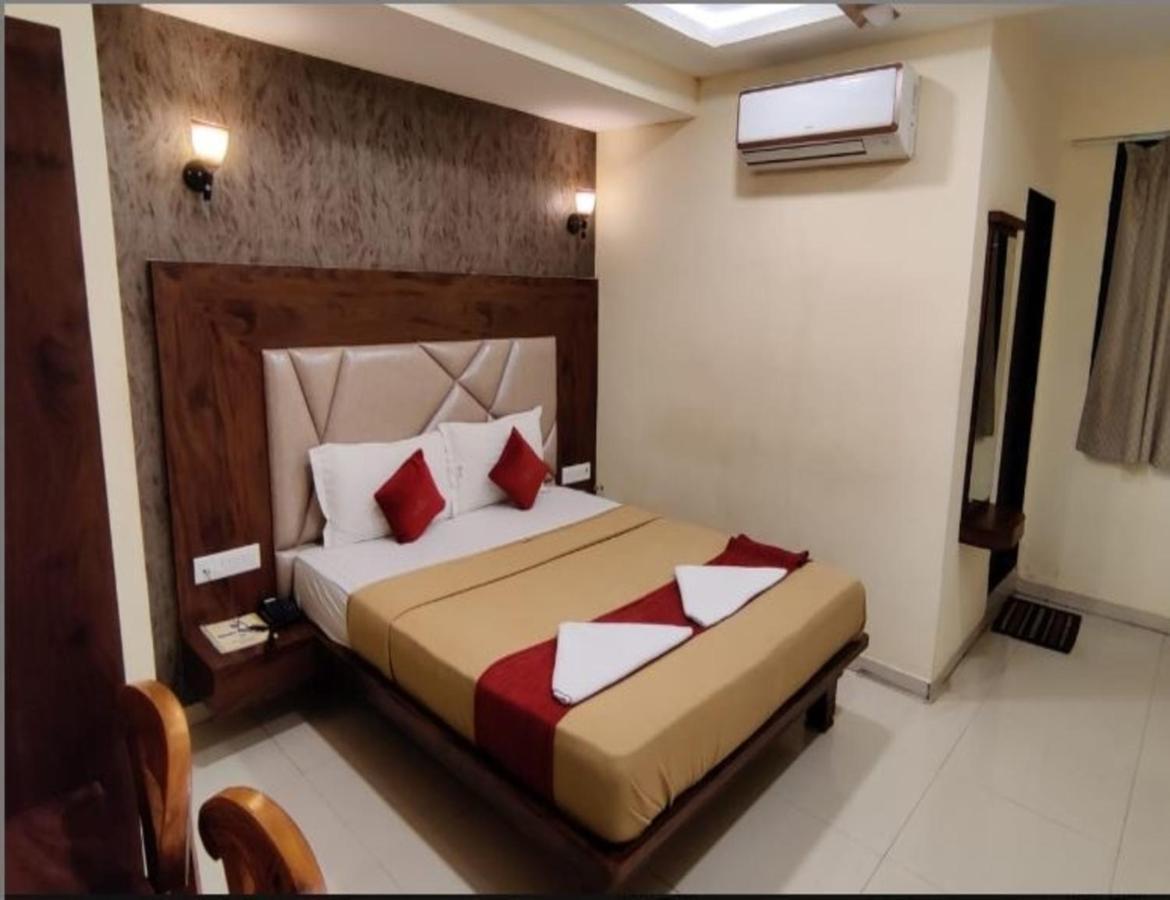 Hotel Samaira Residency,Dombivali Dive Екстер'єр фото