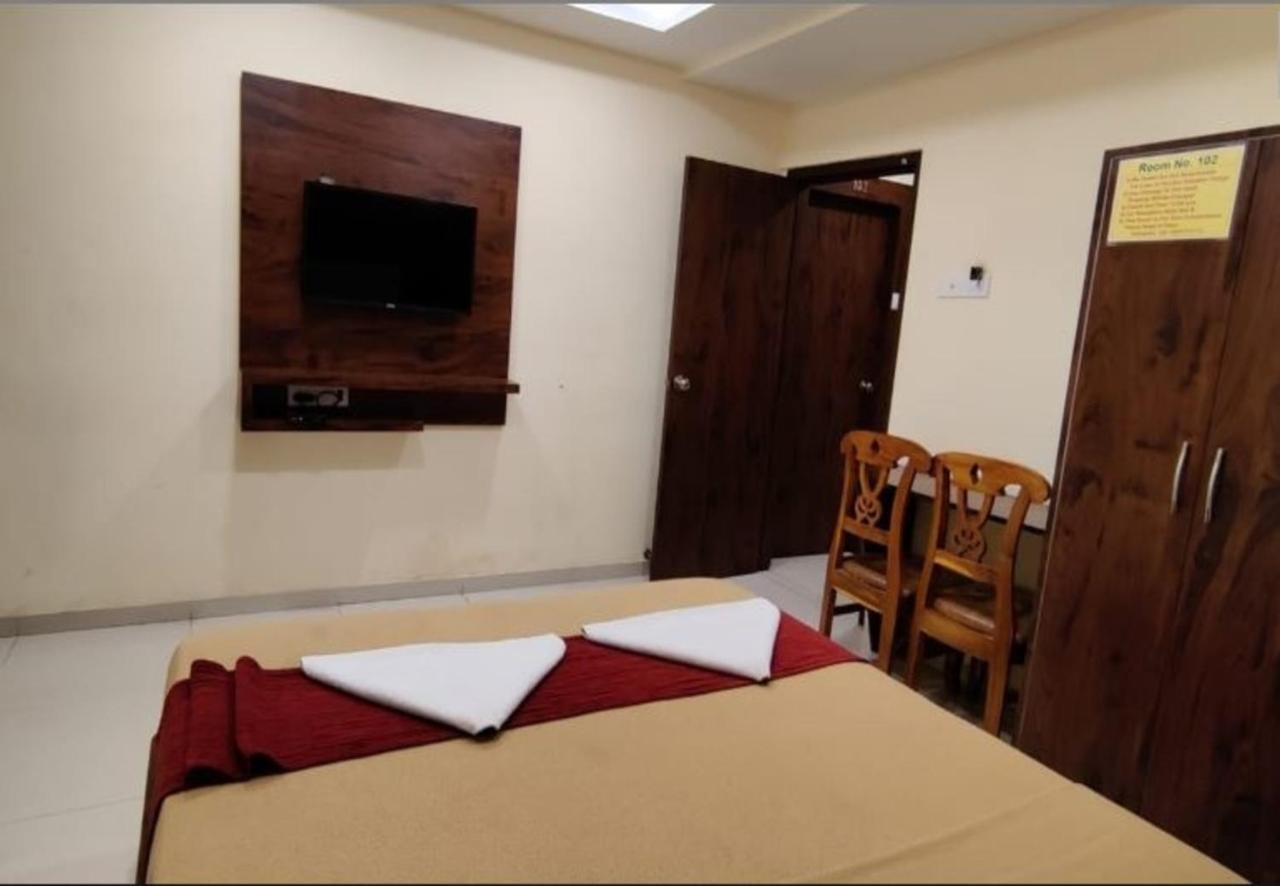 Hotel Samaira Residency,Dombivali Dive Екстер'єр фото